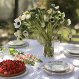 Table colorée avec de la vaisselle en céramique italienne style vintage - Molleni