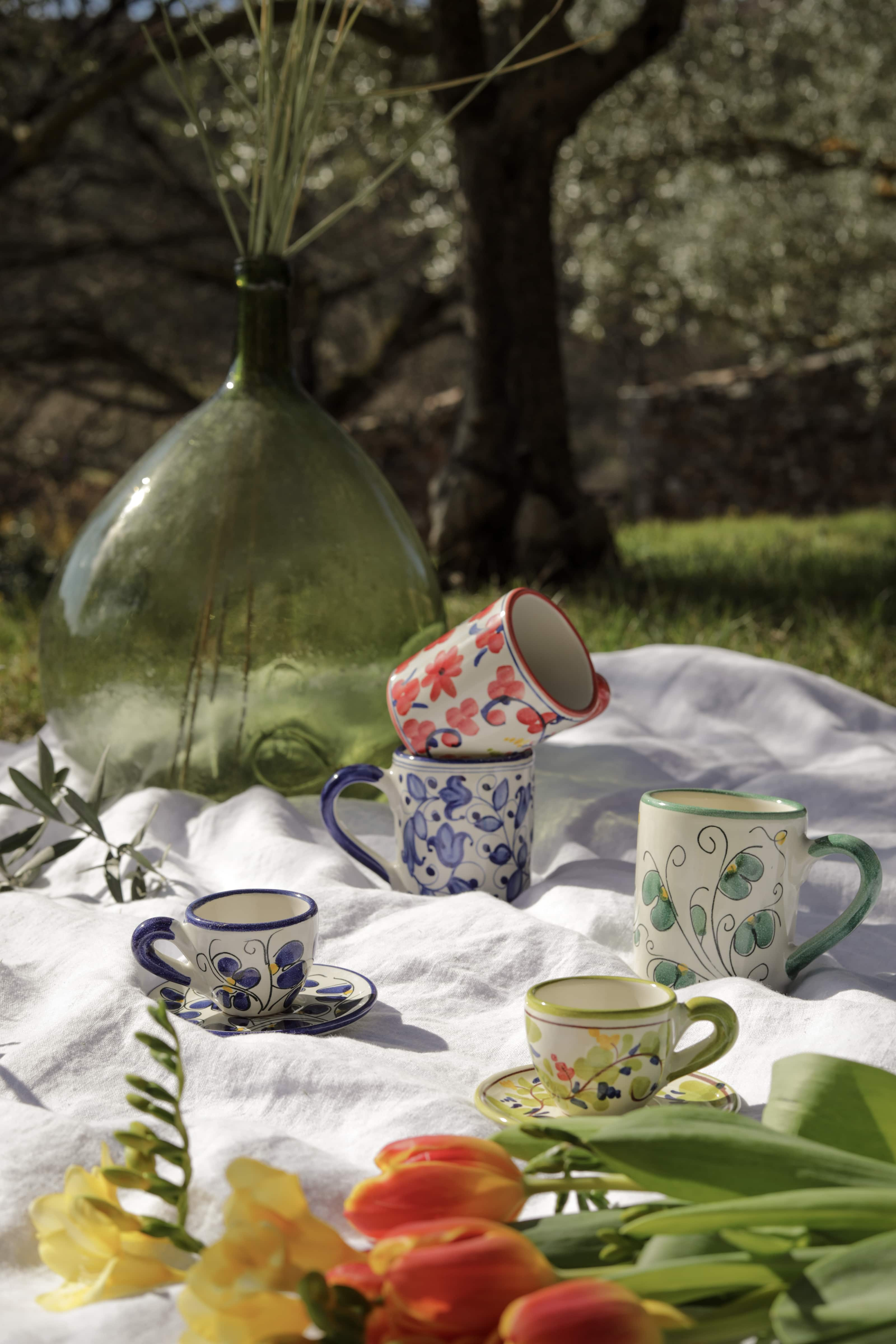 Mugs et tasses colorés en céramique italienne